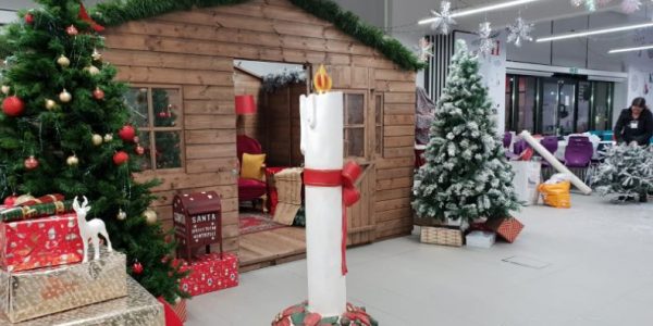 Retail-Christmas-Market-And-Grotto