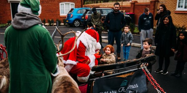 Santa-And-Elf-Simple-Life-Christmas-Event