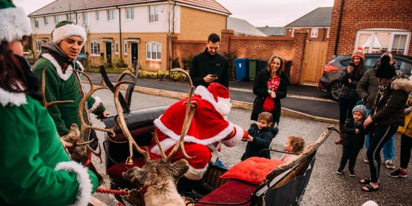 Santa-Elves-And-Reindeer-Meet-And-Greet
