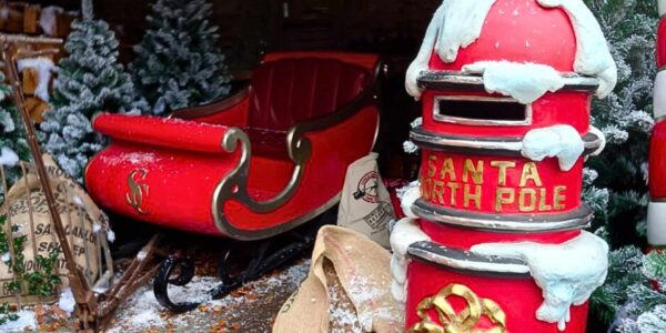 Santas-Pole-Set-Design