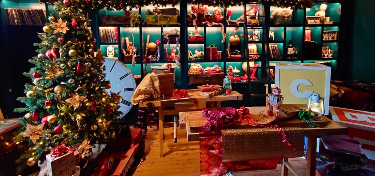 Santas-Toy-Store-Set-Design