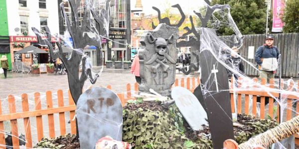 Scenic-Halloween-Installation-For-Shopping-Centre