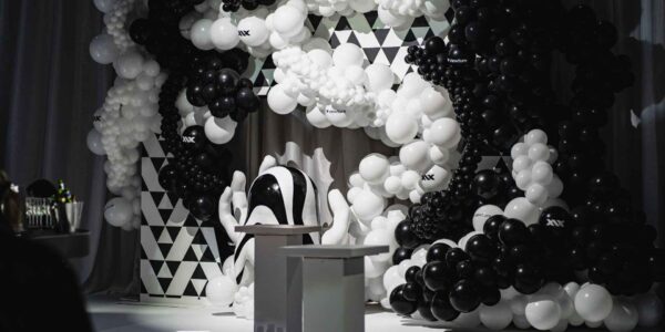 Unique-Balloon-Photo-Archway-For-Product-Launch-Event