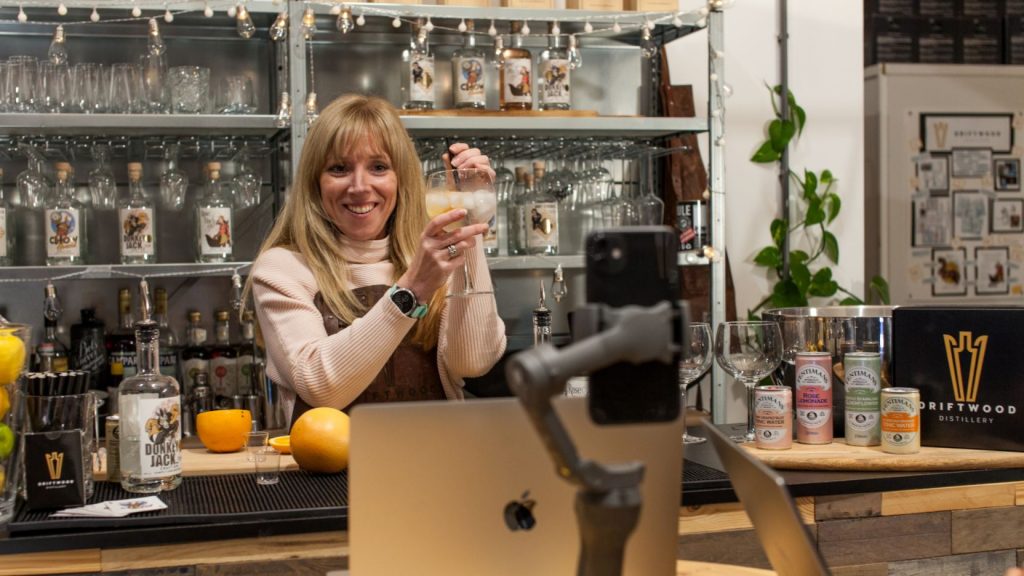 Unique Virtual Gin Tasting Experience available to hire for Zoom Calls and Online team building events.