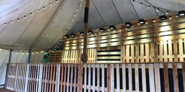 By using pallet furniture for this event bar design, the Gallo brand was able to showcase their commitment to sustainable practice.