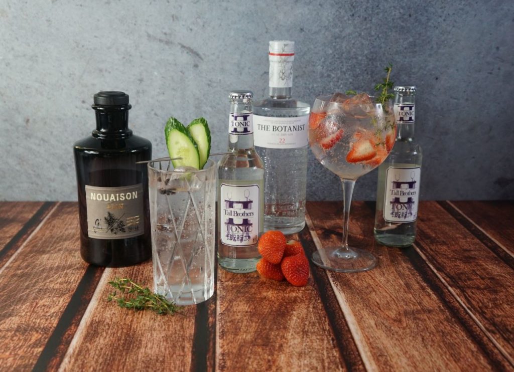 Virtual celebrity gin tasting experience with cricketing legend. Perfect for corporate virtual Christmas parties.
