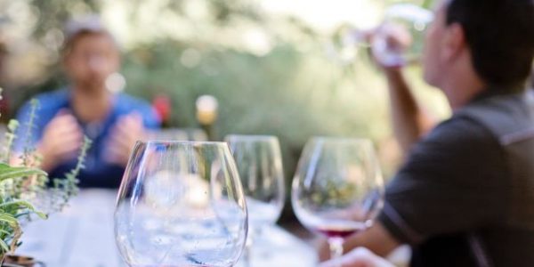 Virtual-Celebrity-Wine-Tasting-Experience