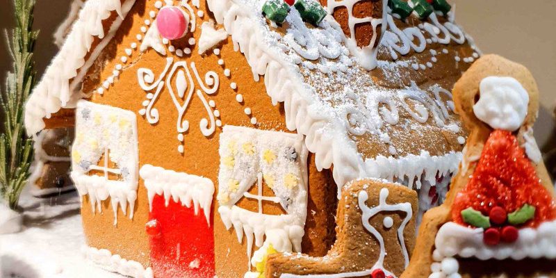 Virtual-gingerbread-house-decorating-workshop Virtual-gingerbread-house-decorating-workshop