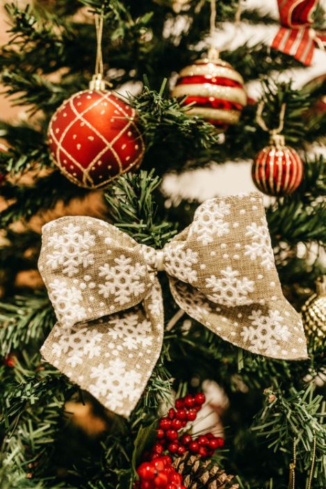 Book our Virtual Christmas Decoration Workshop for Virtual Christmas Parties and Online Events.