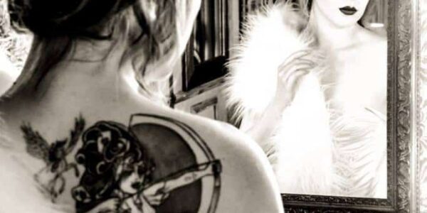 Beautiful-Burlesque-Dancer-For-Hire