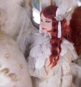 Burlesque-Dancer-Vicky
