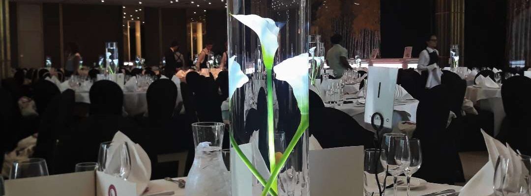 Floating Lilly table centrepiece for gala events. Floating Lilly table centrepiece for gala events.