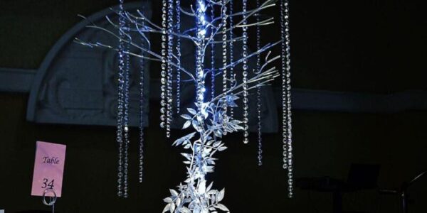 Striking-Crystal-Tree-Centrepiece