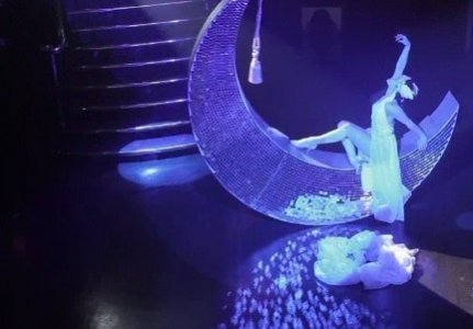 Moon-Burlesque-Dancer