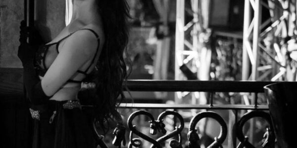 Belle-Burlesque-Dancer-For-Hire