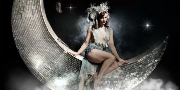 Burlesque-Dancer-On-Moon
