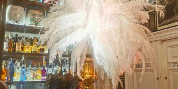 1920s-Gatsby-Themed-Table-Centrepiece