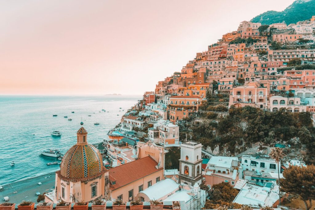 Image of a town in South Italy overlooking the ocean.