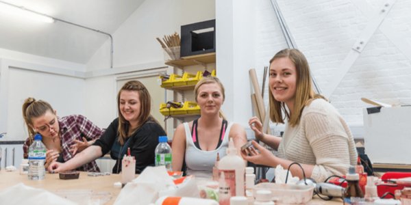 Pupils-at-SFX-Makup-Workshop