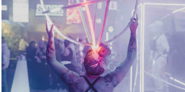 Sidemen-Party-Hula-Hoop-Artist