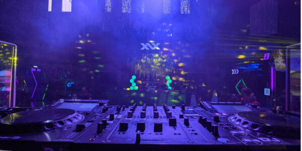Sidemen-Party-DJ-Decks