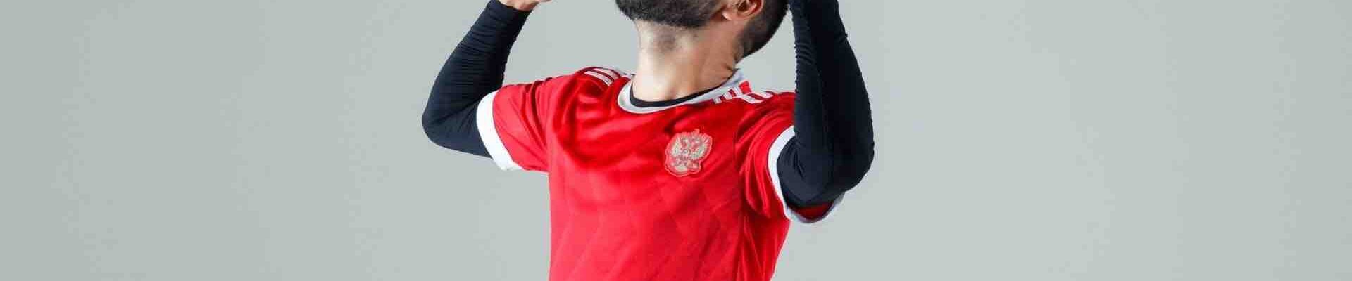 Football-Freestyler-Head-Stand Football-Freestyler-Head-Stand