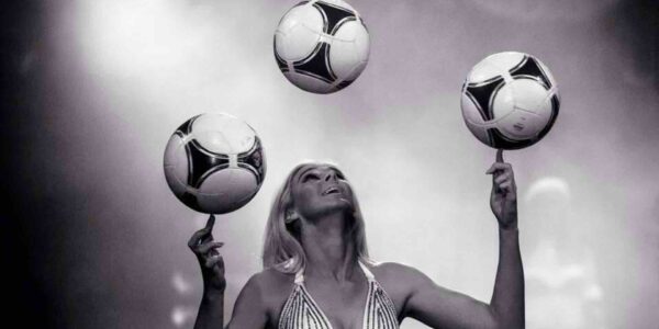 Football-Juggling-Entertainment