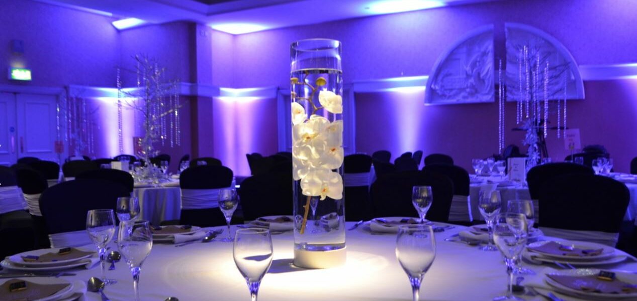 Floating-Floral-Table-Centrepiece