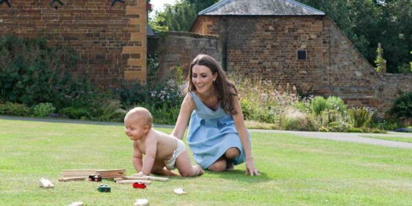 Kate-Middleton-And-Prince-George-Lookalike
