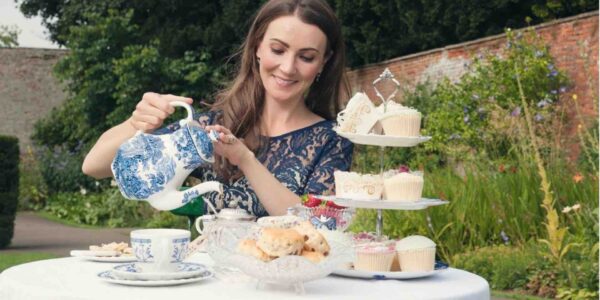 Kate-Royal-Family-Lookalike-Afternoon-Tea
