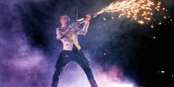 Laser-Violin-Show-Shooting-Sparks