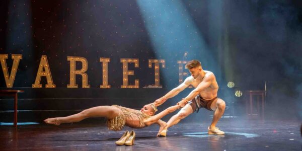 Dancing-Acrobatic-Spinning-Act