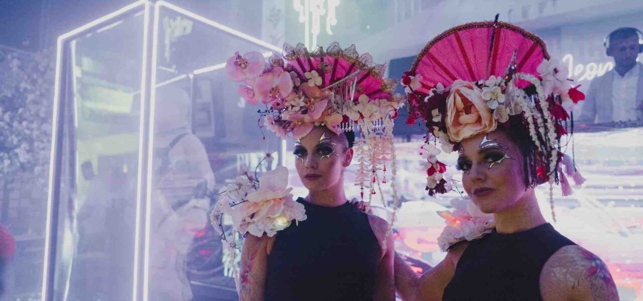 Flower-Girls-Futuristic-Tokyo-Walkabout-Acts