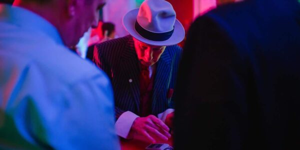 Walkabout-Interactive-Magician