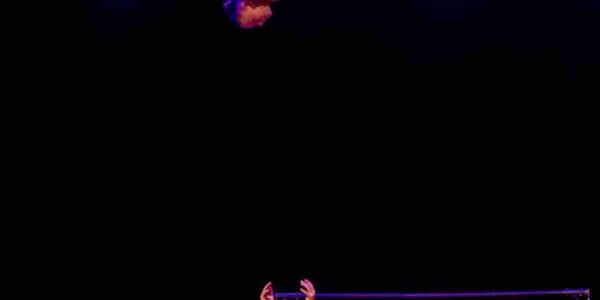 Aerialist-Acrobatic-Performance