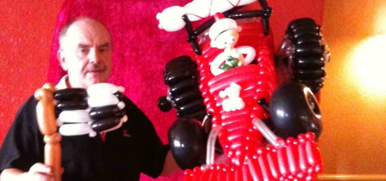 Balloon-Modeller-Racing-Car-Made-From-Balloons