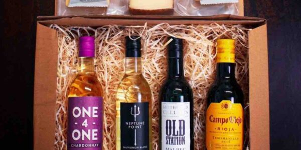Cheese-And-Wine-Tasting-Home-Box