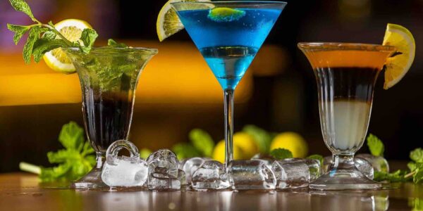 Corporate-Cocktail-Making-Experience-Cocktail-Presentation