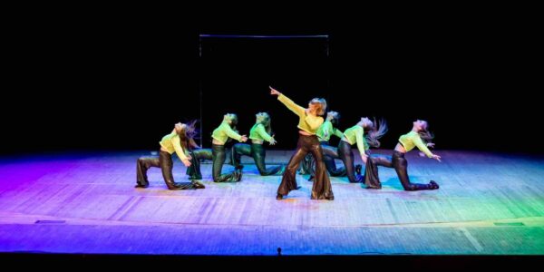 Dancing-Acrobatic-Show