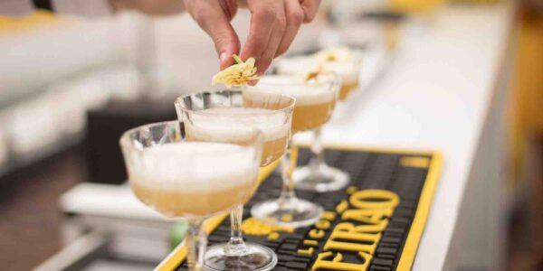 Garnishing-Cocktails-In-Team-Building-Cocktail-Making