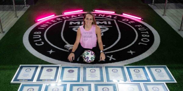 Guiness-World-Record-Holder-Female-Football-Freestyler