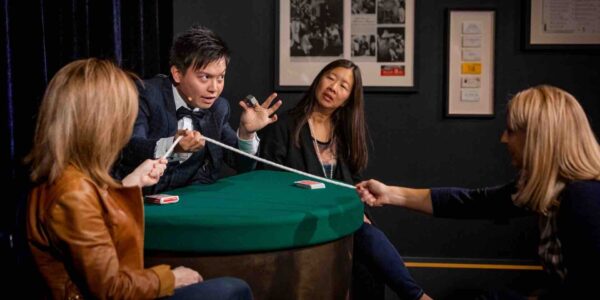 Hire-Corporate-Magician-To-Perform-At-Events