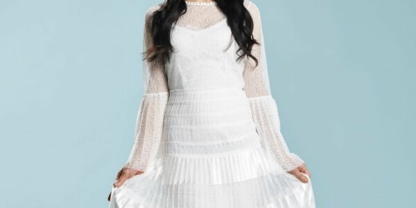 Meghan-Markle-Lookalike-In-Princess-Dress