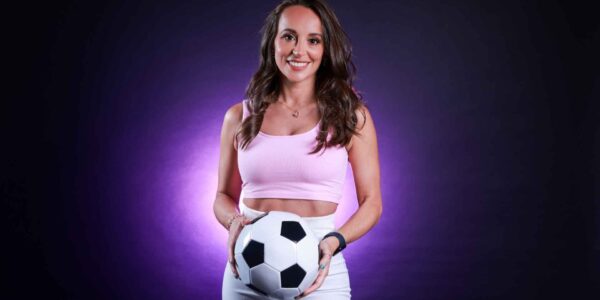 Professional-Female-Football-Freestyler-FIFA-Events