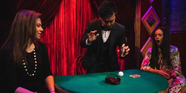 Singaporean-Magician-Performs-Table-Magic