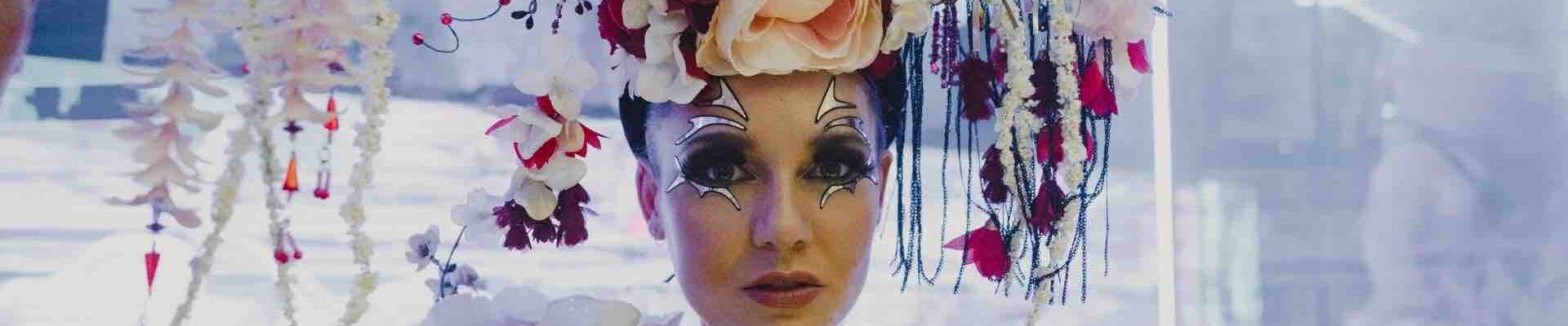 Tokyo-Flower-Girls-Walkabout-Entertainment-Pink-Headdress Tokyo-Flower-Girls-Walkabout-Entertainment-Pink-Headdress