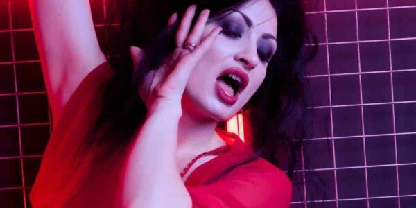 Burlesque-Dancer-For-Hire