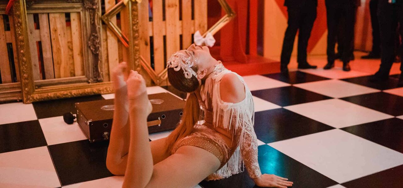 Circus-Contortionist