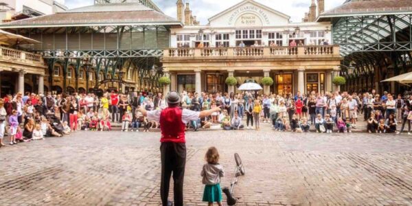 Modern-Jester-Act-Street-Performance-In-Covent-Garden