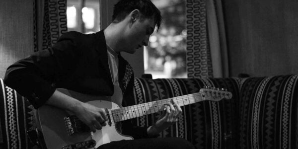 Acoustic-Guitar-Artist-For-Hire